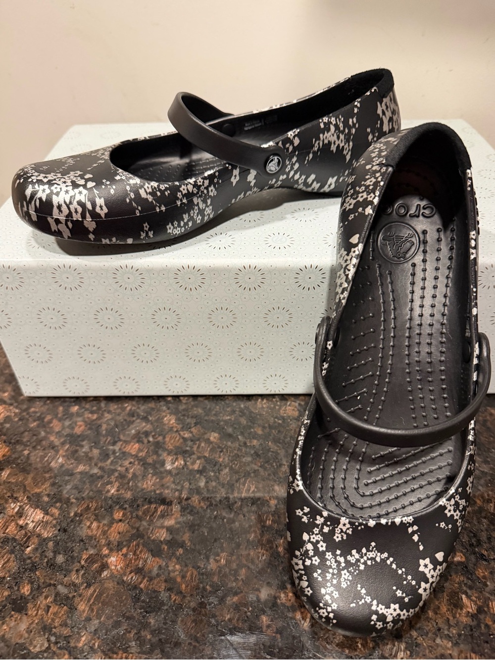Crocs Women's Black Floral Mary Jane Flats SIZE 8